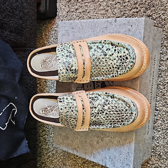 NIB Freebird Collins mules - Picture 4 of 11